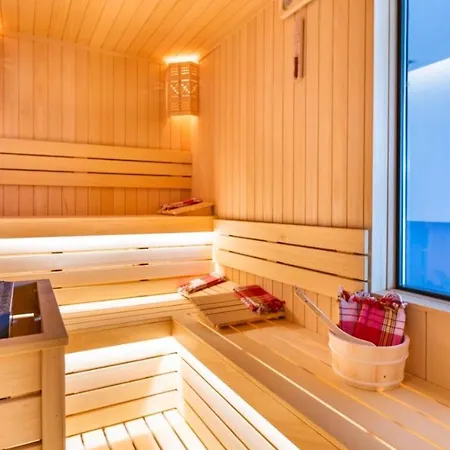 别墅 Phi With Heated Indoor Pool