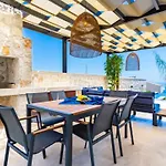 Phi With Heated Indoor Pool Вилла