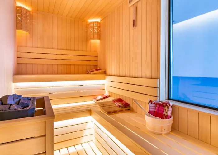 Villa Phi With Heated Indoor Pool