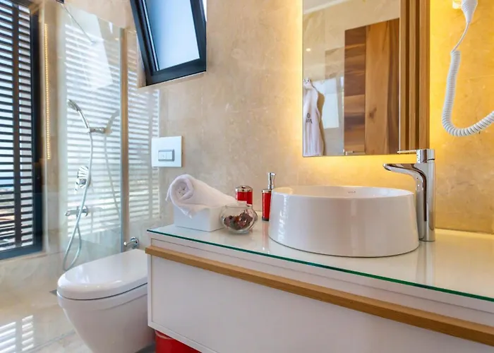 Villa Phi With Heated Indoor Pool