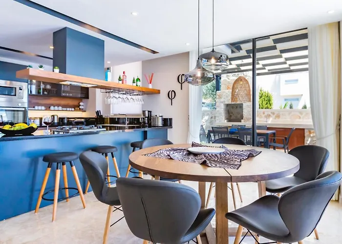 Phi With Heated Indoor Pool Villa