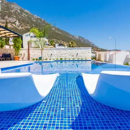 Вілла Phi With Heated Indoor Pool Каш